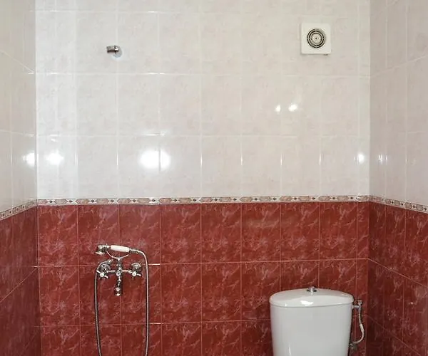 Ξενοδοχείο Perla 2*